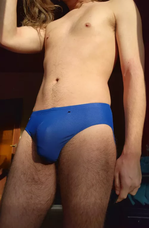 [18]I miss summer and wearing speedos every day