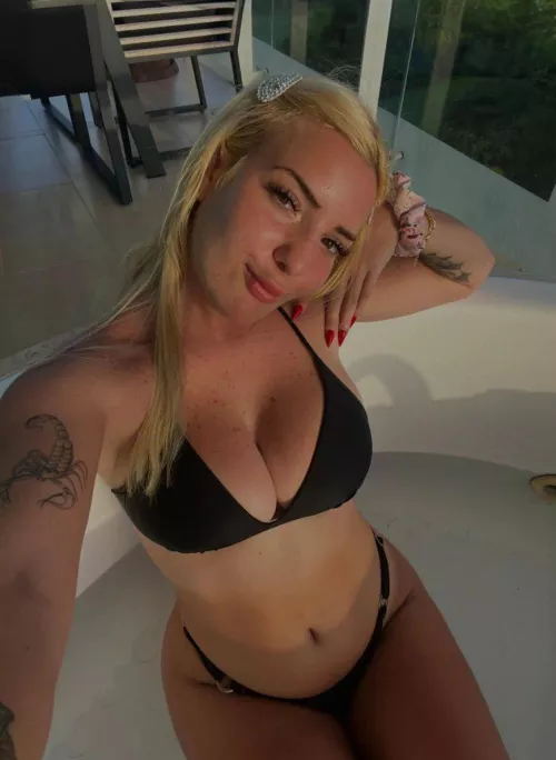 19 [F] #Ohio - Who wants to get to know each other