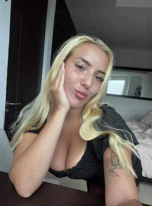 19 F ready to dive into something exciting—suggestions?