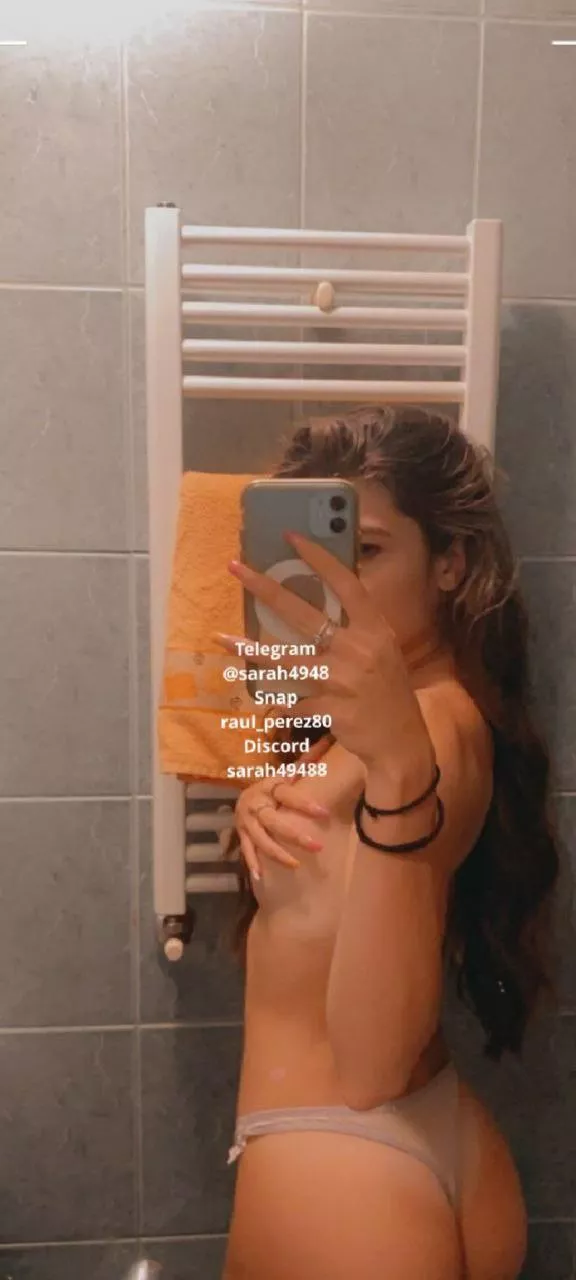 20[F4M] S'ending nudes to e'veryone who like this just because i'm horny💦