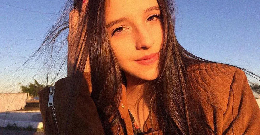 22 F4M - A little glow to remind me to keep going, no matter how far the road.