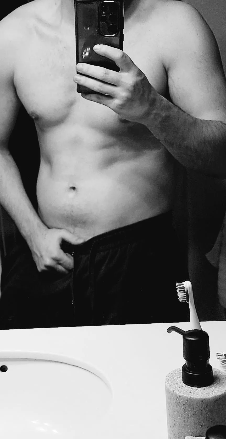 24 m looking for a dom