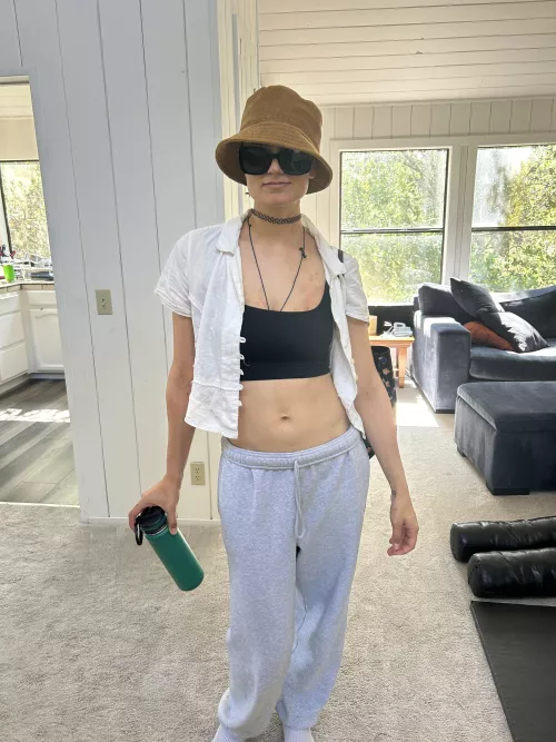 26 F in Soho, Manhattan Hotwife looking for Bull