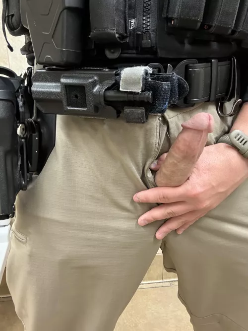 (26) I protect and serve 😏