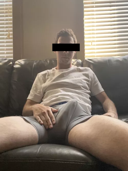 26 Male near Lansing looking for tonight 10/10 or 10/11