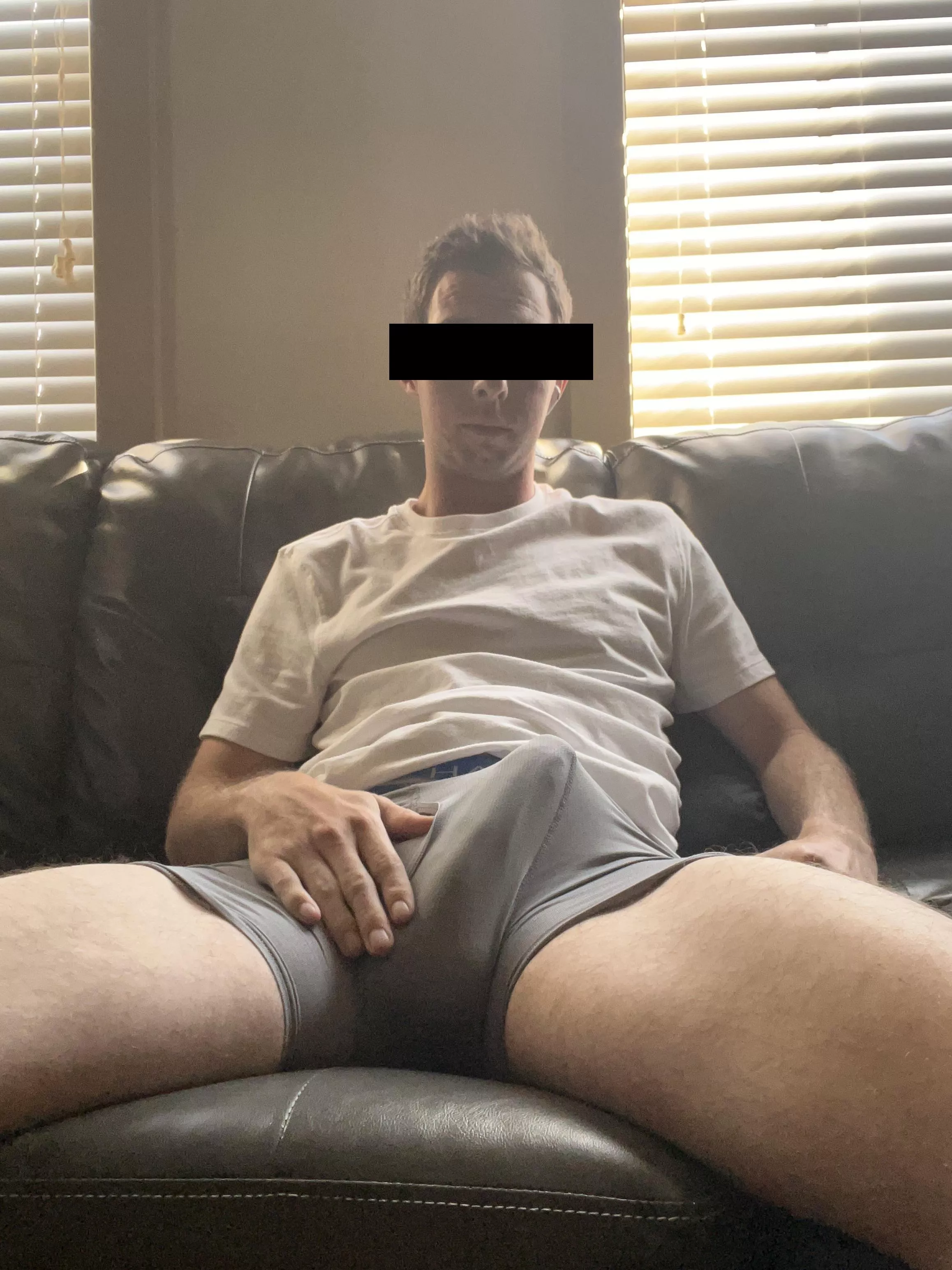 26 Male near Lansing looking for tonight 10/10 or 10/11