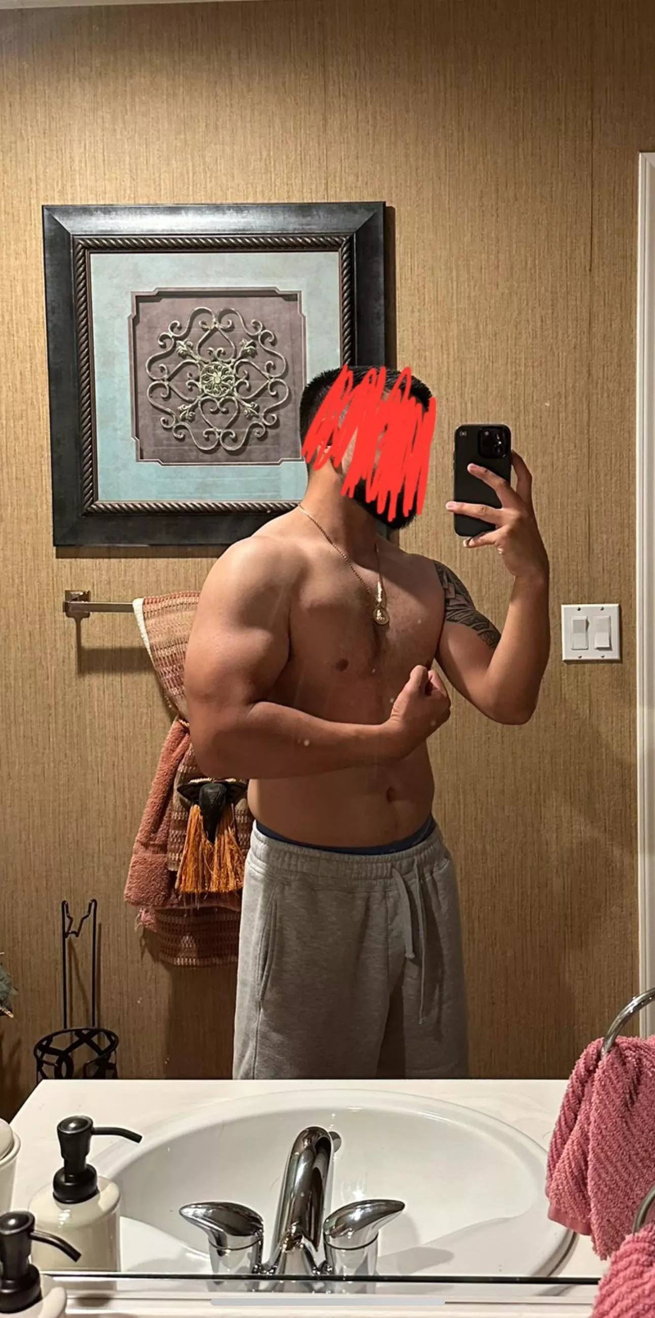 28 m Latino DL Bi message me (m4a)