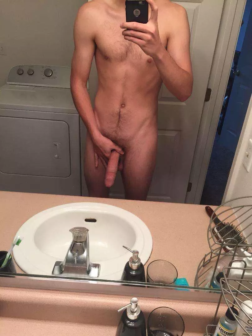 30 M4F, 6’5, 200 lb, bwc in Logan square. Come take it for a spin