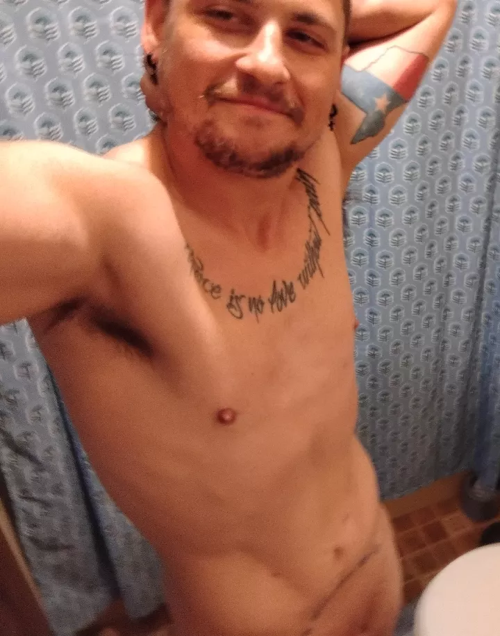 32m4f looking for a pen pall or maybe someone to hangout with in tx