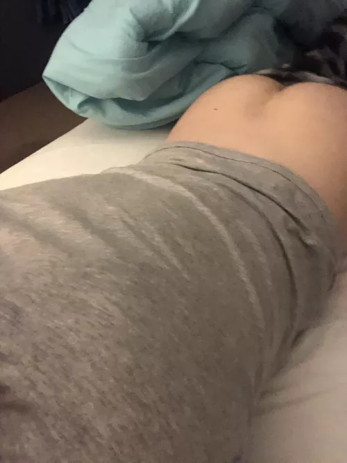 33, bottom, looking for hot chat n more…