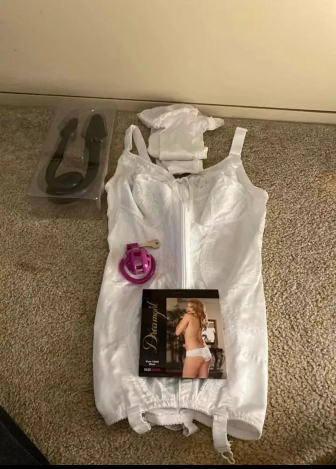 408 twink sissy cd needed I host 10/10&11 be under 27 under 150 lbs submissive and willing to be feminized. 