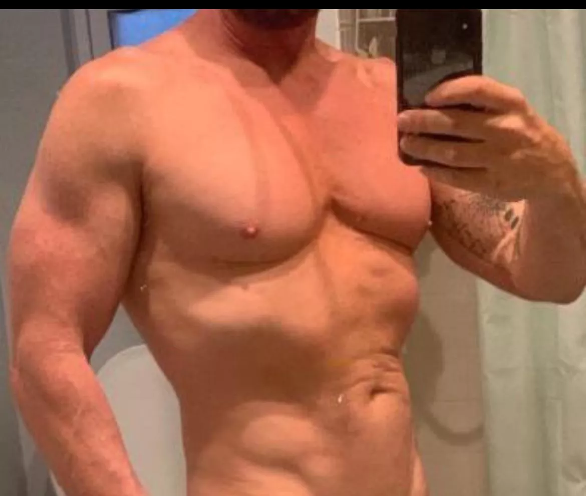 [42] [M4MF] - Fit, Fun, Experienced Lifestyle M - TONIGHT!