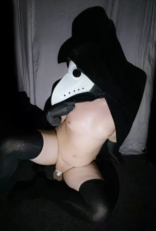 A locked sissy being obedient and waiting for daddy to breed me