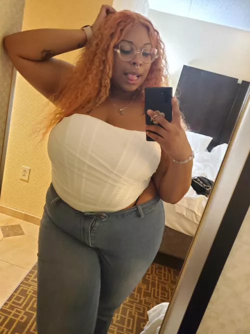 A suitable bustier top 