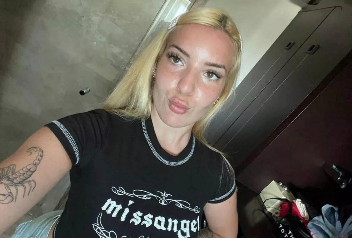 Any interesting thoughts to share? 19 F I'm open to chat!