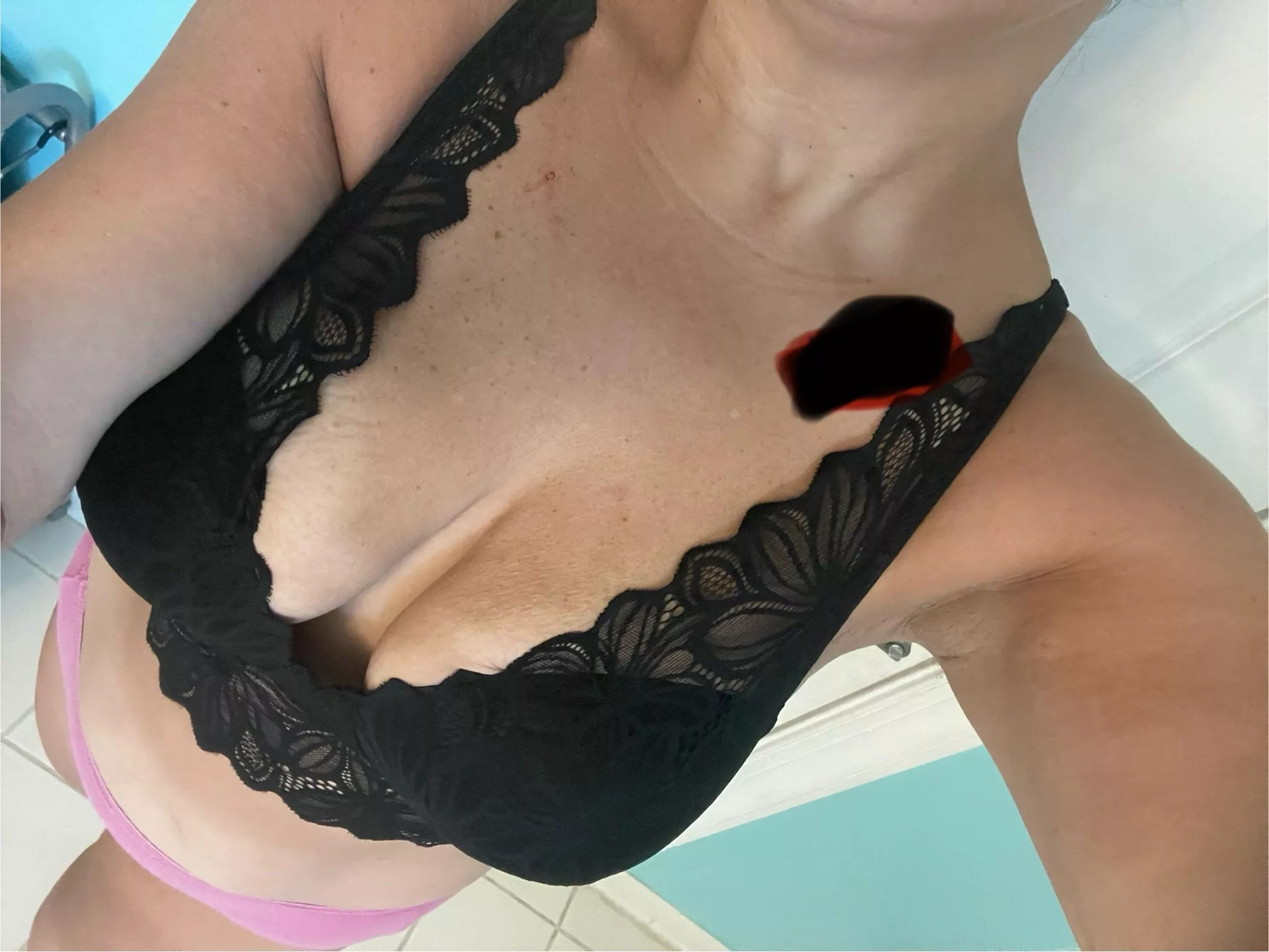 Any swinger groups on here?Husband and I are looking for a place to meetup with likeminded people. 