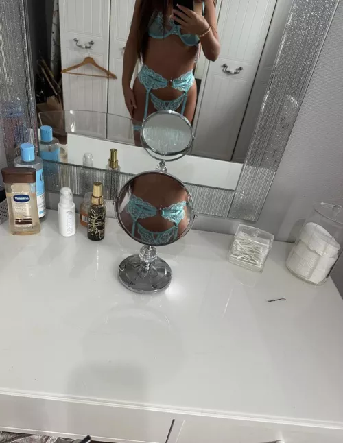 anyone down for FWB lmk xx F18