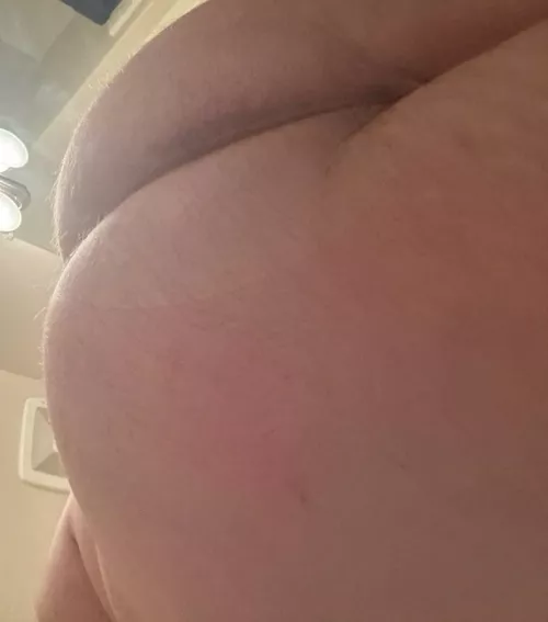 Anyone wanna come fuck my ass for the first time???
