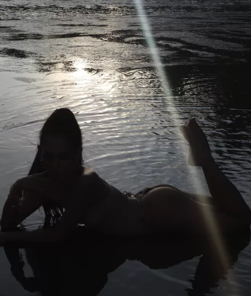 Arching foot for the boys 🫦