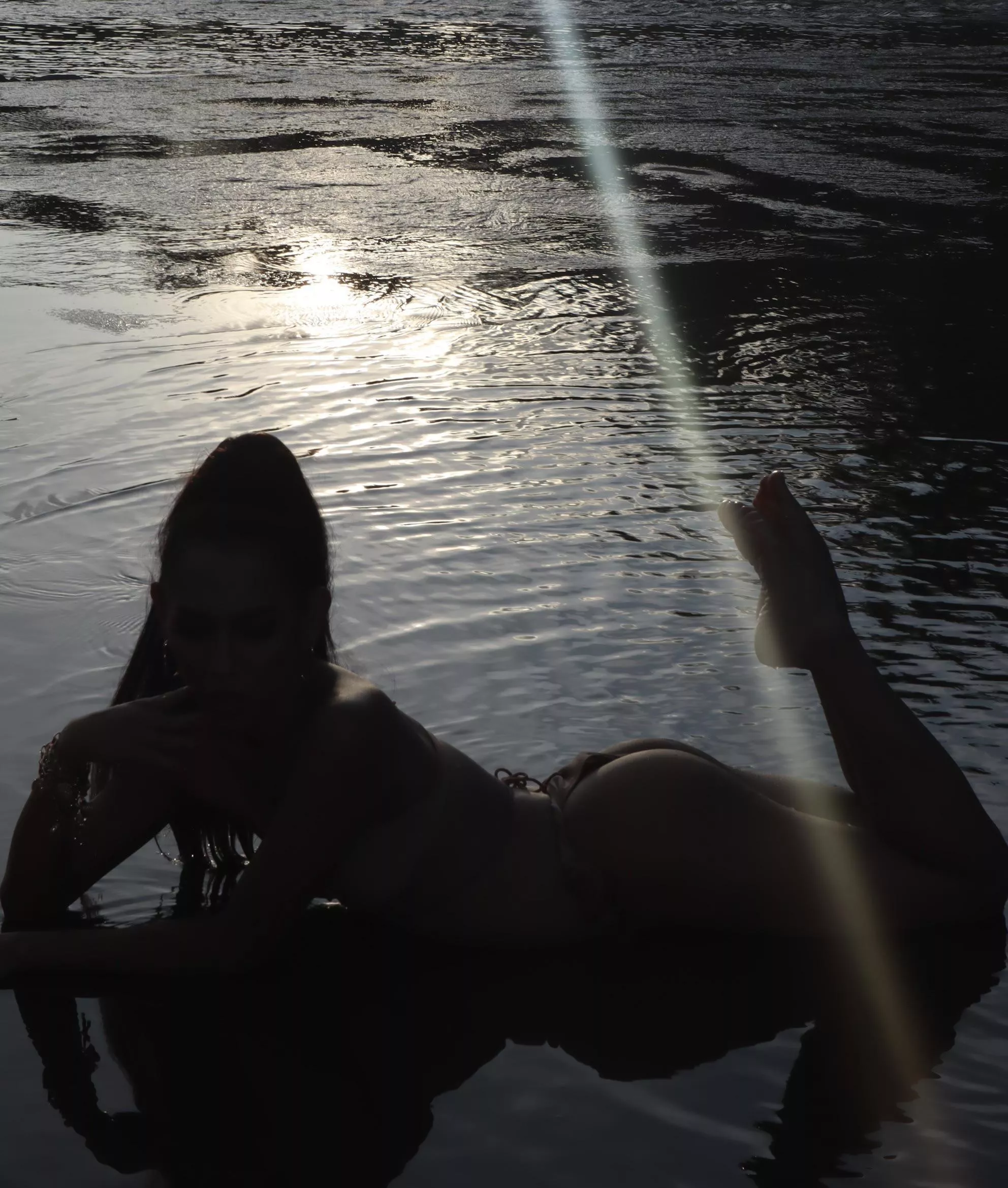 Arching foot for the boys 🫦