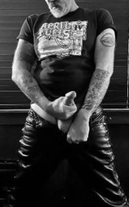 Are old, formerly hot guys with tattoos OK here?