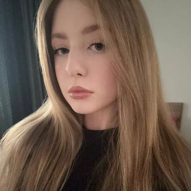 Are there any girls here who want to obey?