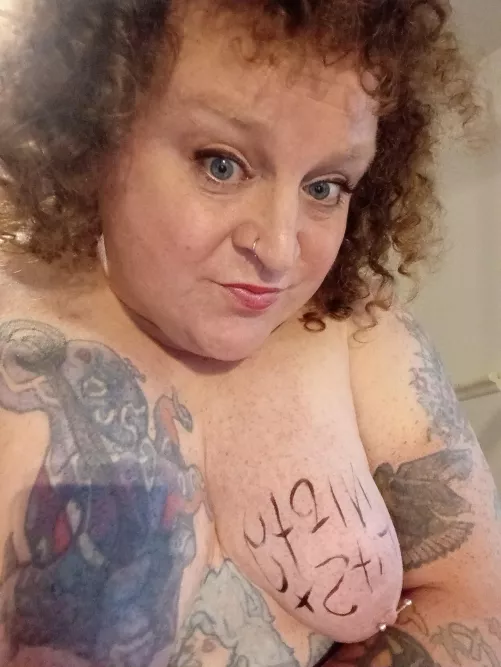 Been a while, no cool ideas so just some boobs and letters in the classic 