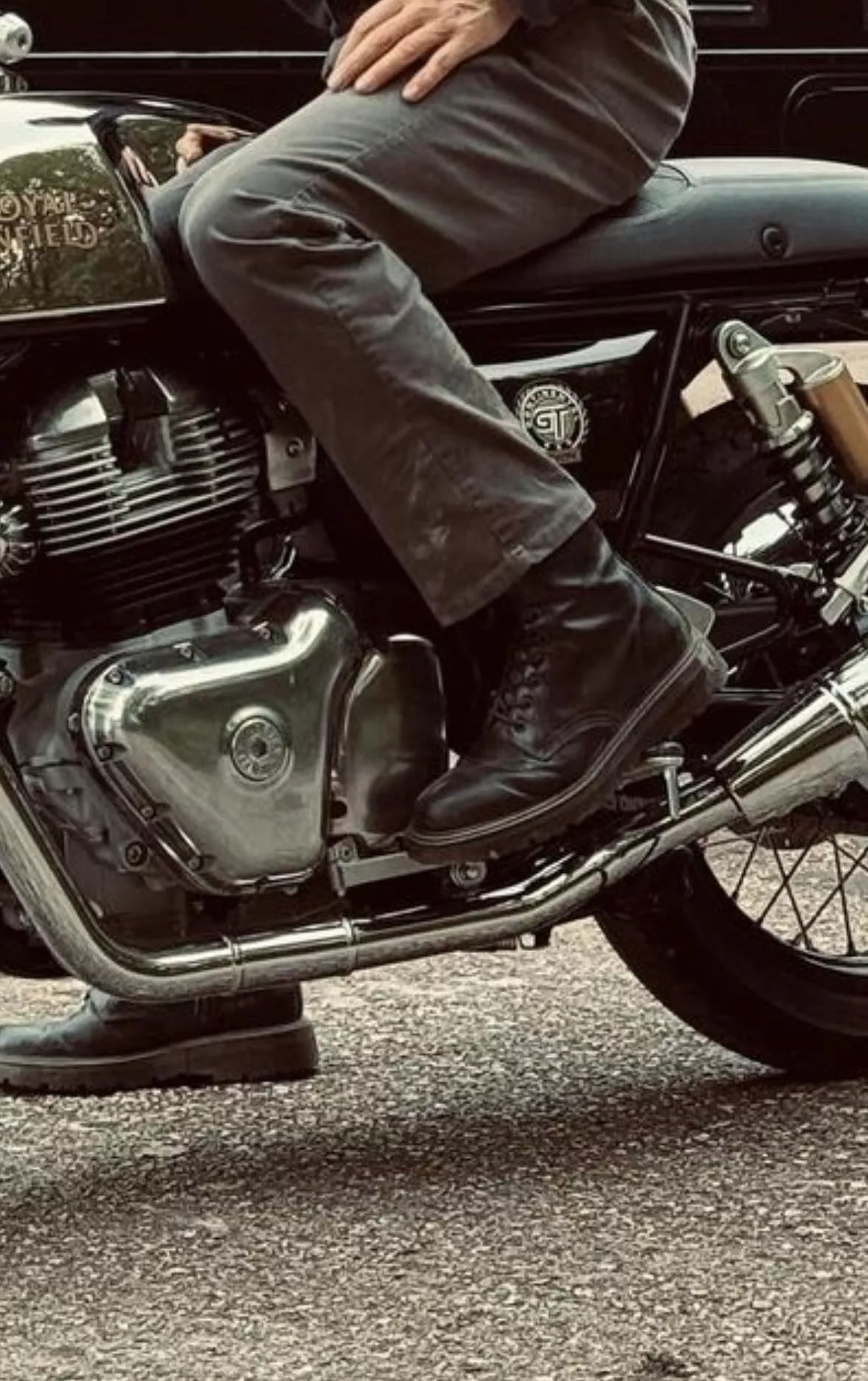 Can Anyone Help Me Identify Jason Statham’s Boots?