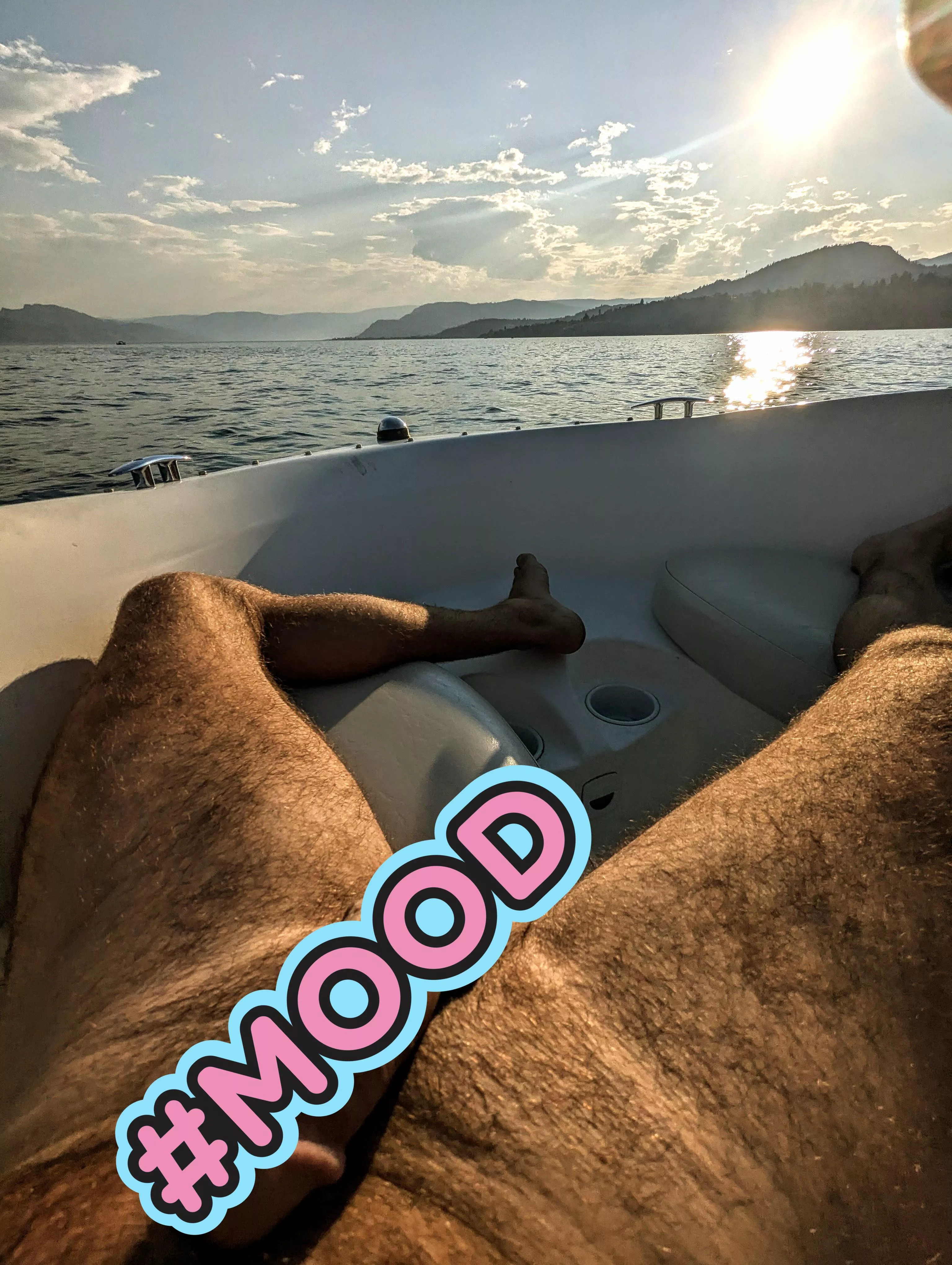 Catching some sun on Okanagan Lake 😎