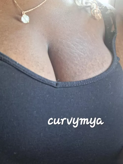 Cleavage is so sexy to me