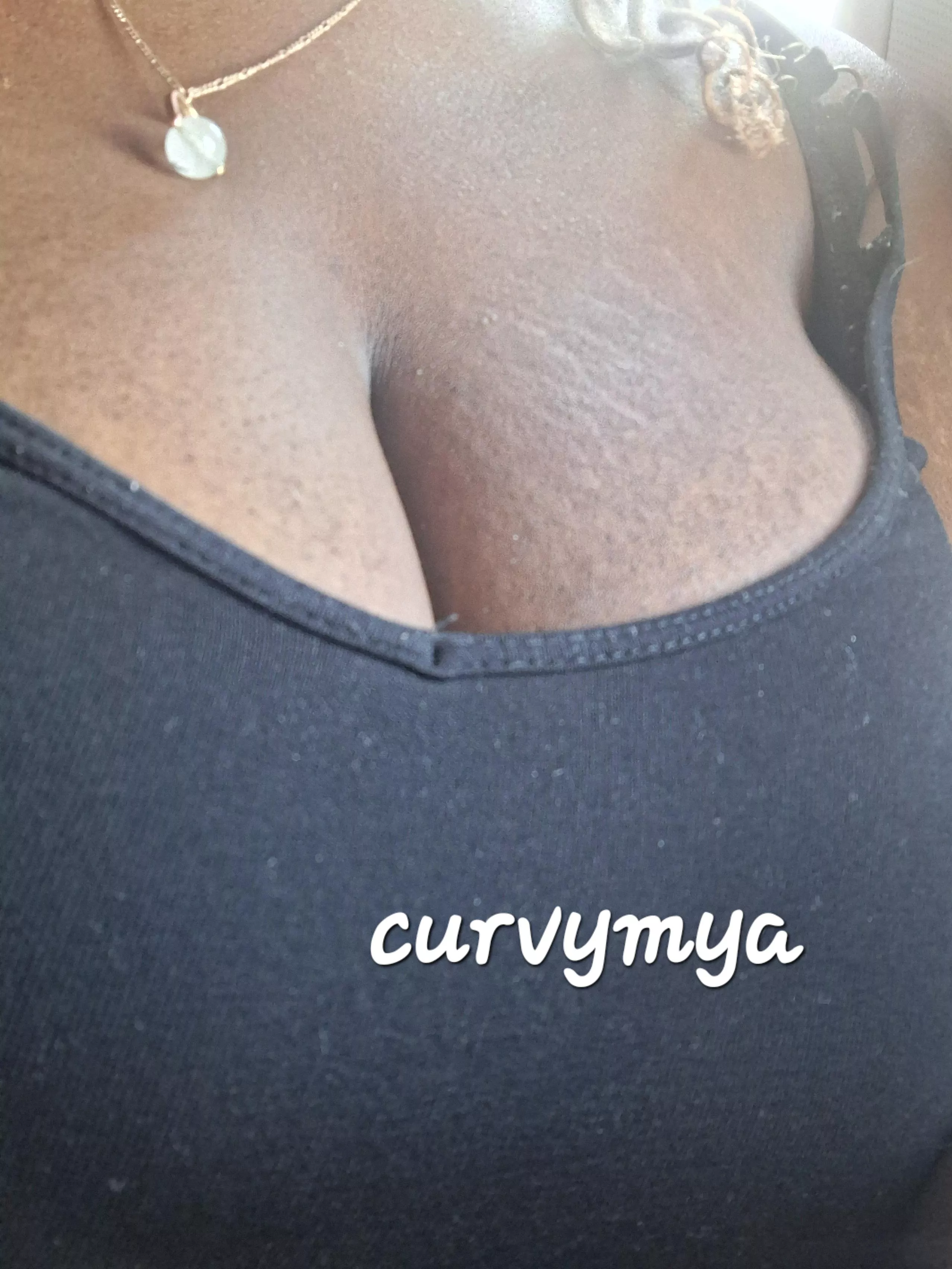 Cleavage is so sexy to me