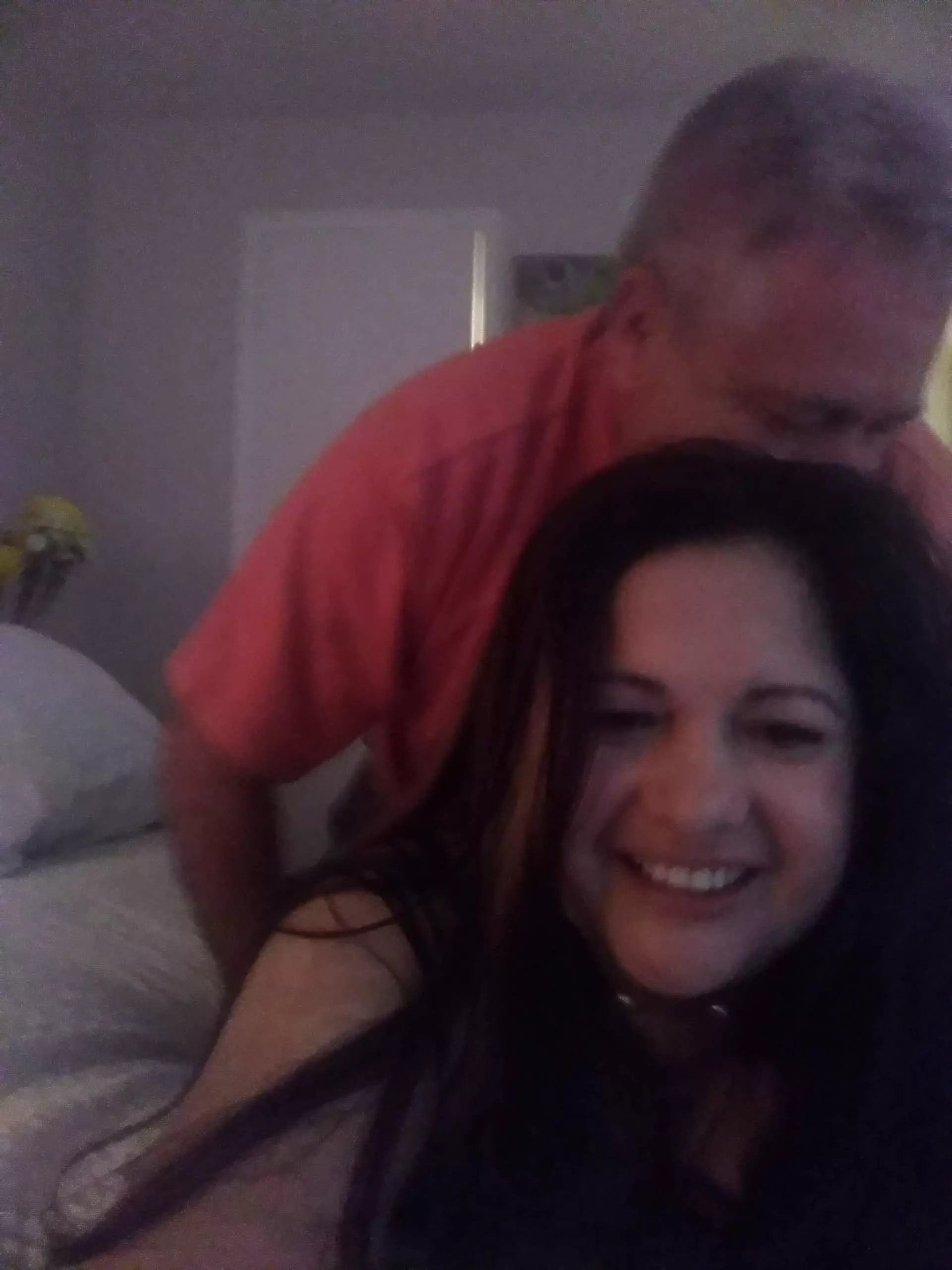 Couple looking for party 