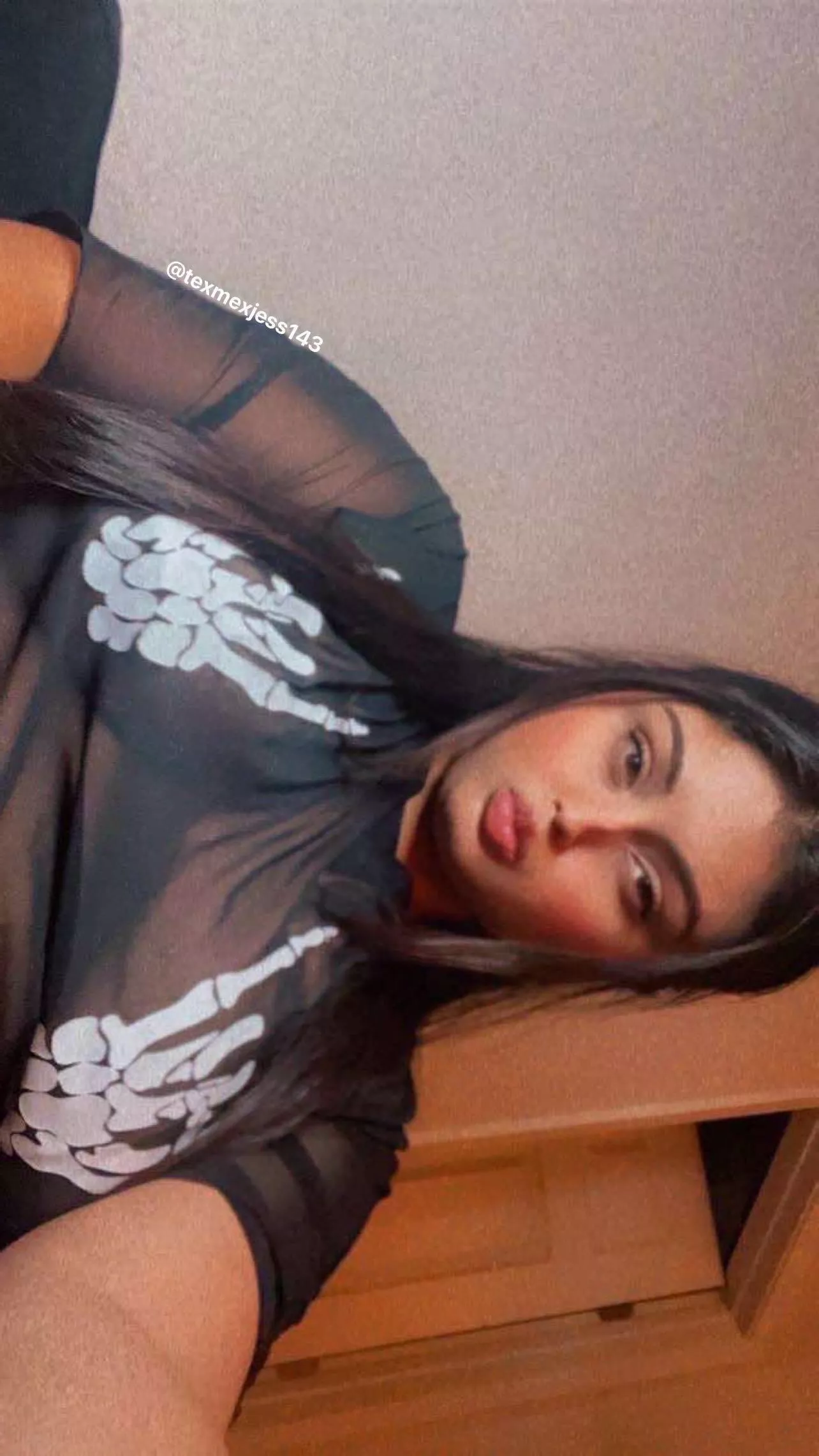 Cumm for my latina tits itll make me wet if u do hehe