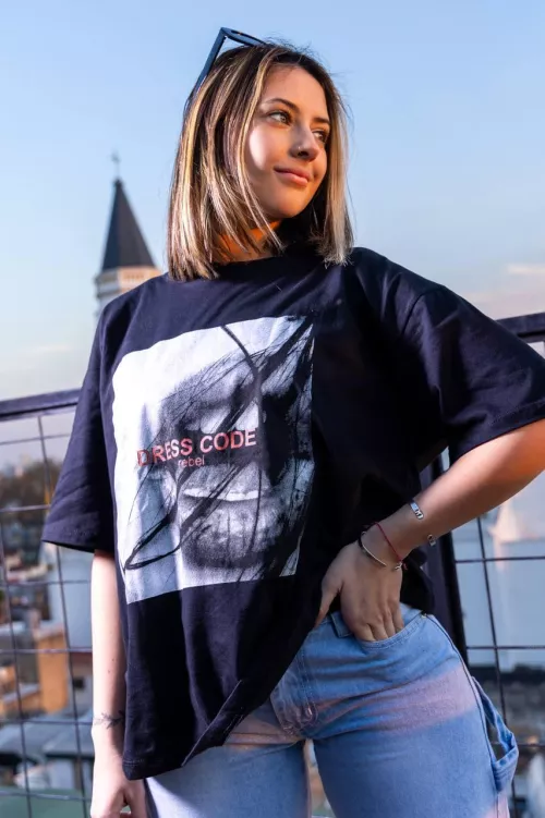 Do I look good in this oversized shirt?