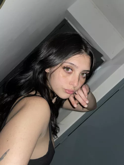 Do i look innocent or hot f19