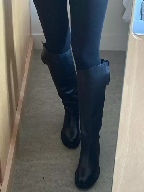 Do leather boots stretch out enough to fix the way these stick out on top? No matter how I adjust the buckle, the tabs stick out like ears. Am I better off returning for another style? 