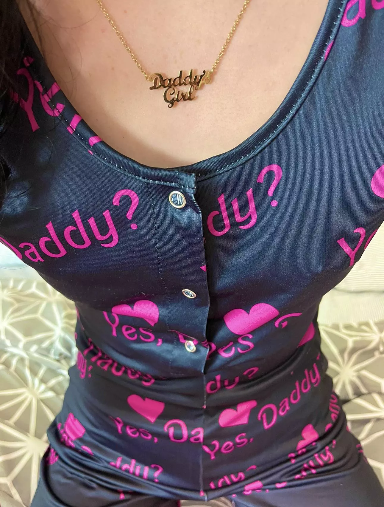 Do you like the new necklace my daddy got me? 🥰