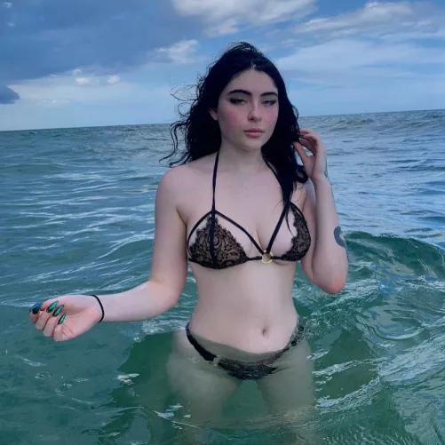 Do you want to play with this navel