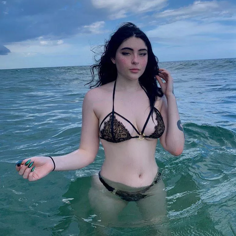 Do you want to play with this navel