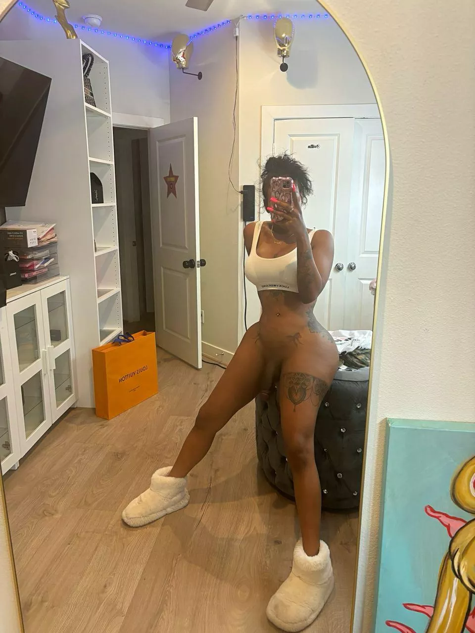 Does your cock hang low does it wobble to the flo’ 