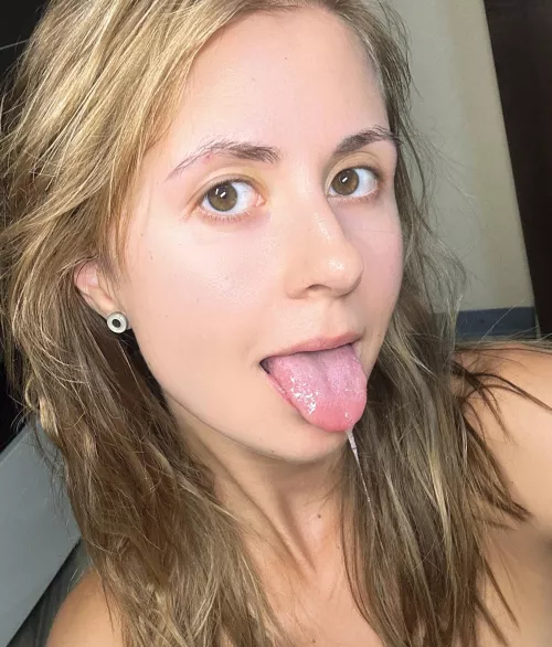 Drool is flowing from my tongue as I wait for it to load