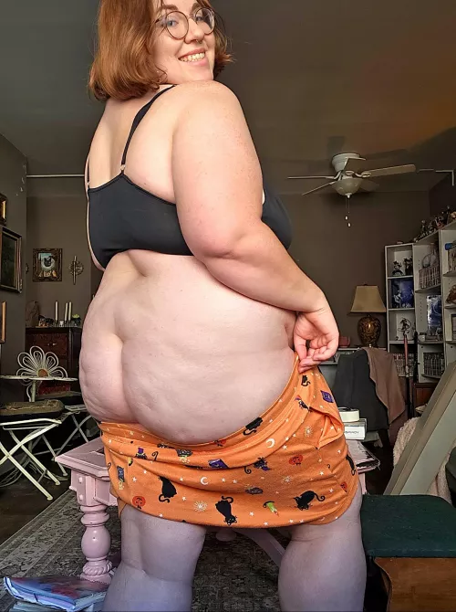 Every moon needs its craters🌕