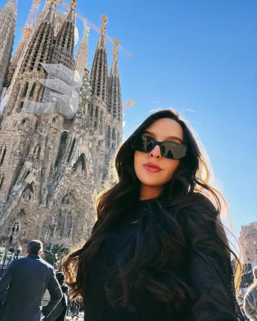 Exploring new cities, chasing dreams, and soaking in the views. 