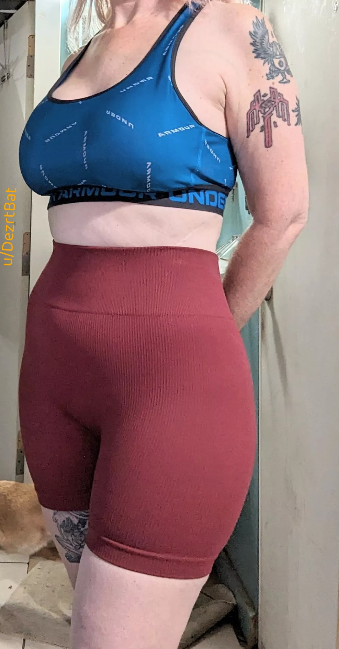 [F] Wanna see me take these clothes off? Fansly @DrtyDezrtBat