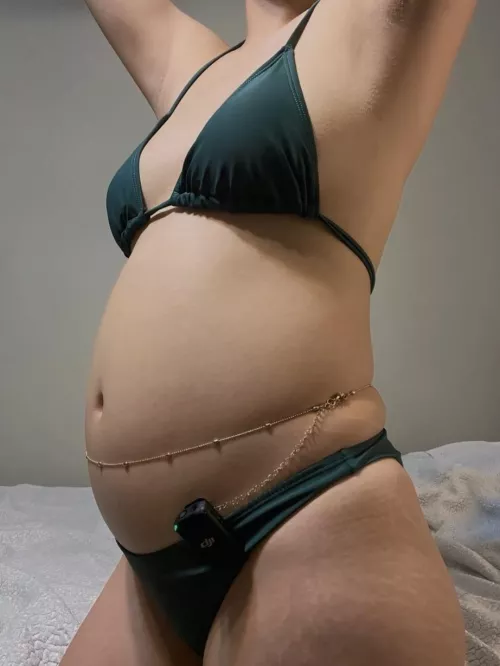 {F} Who wants to be my next tasty treat?