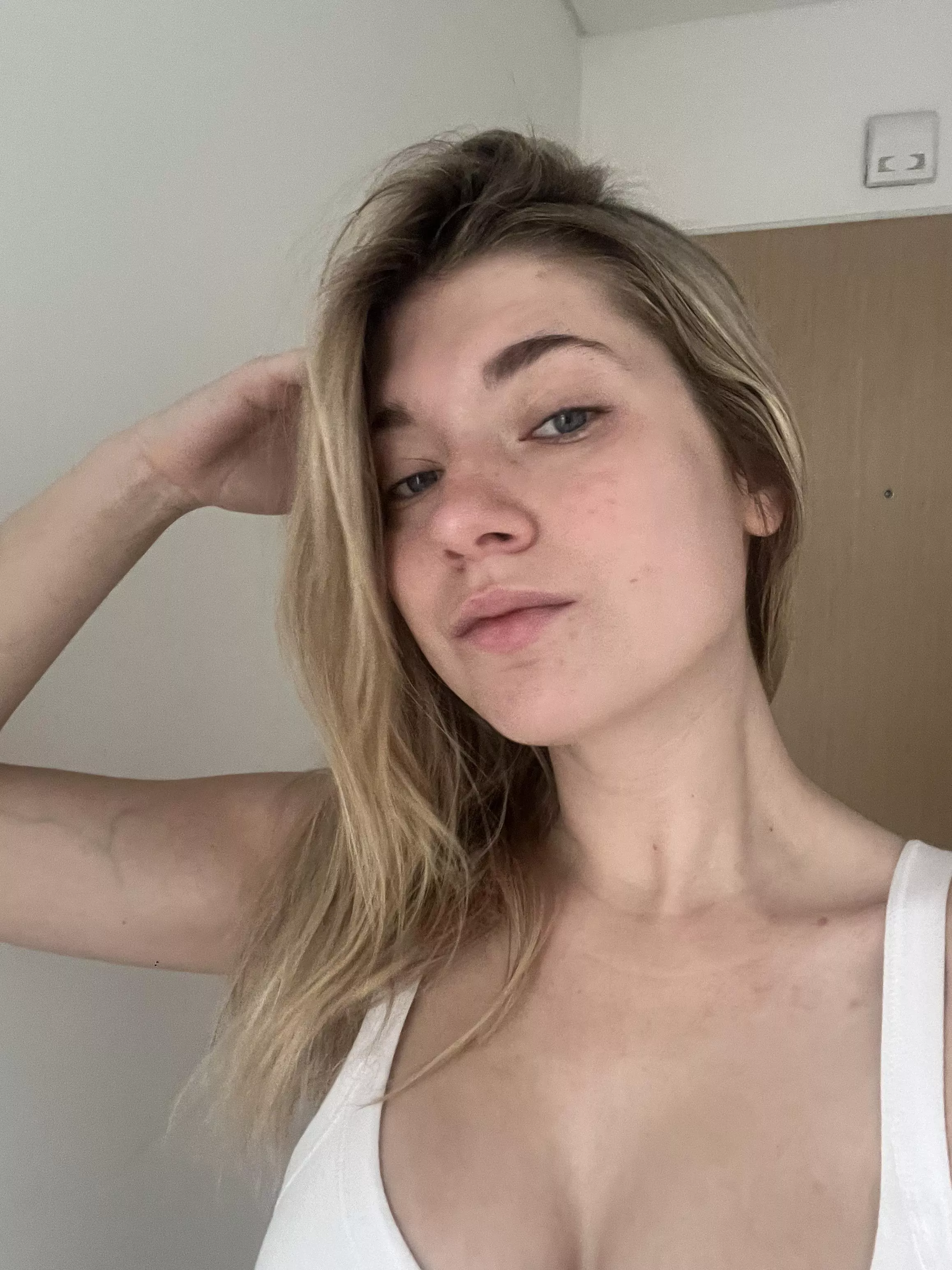 F19 Tonight's plan: you and me! Text now!