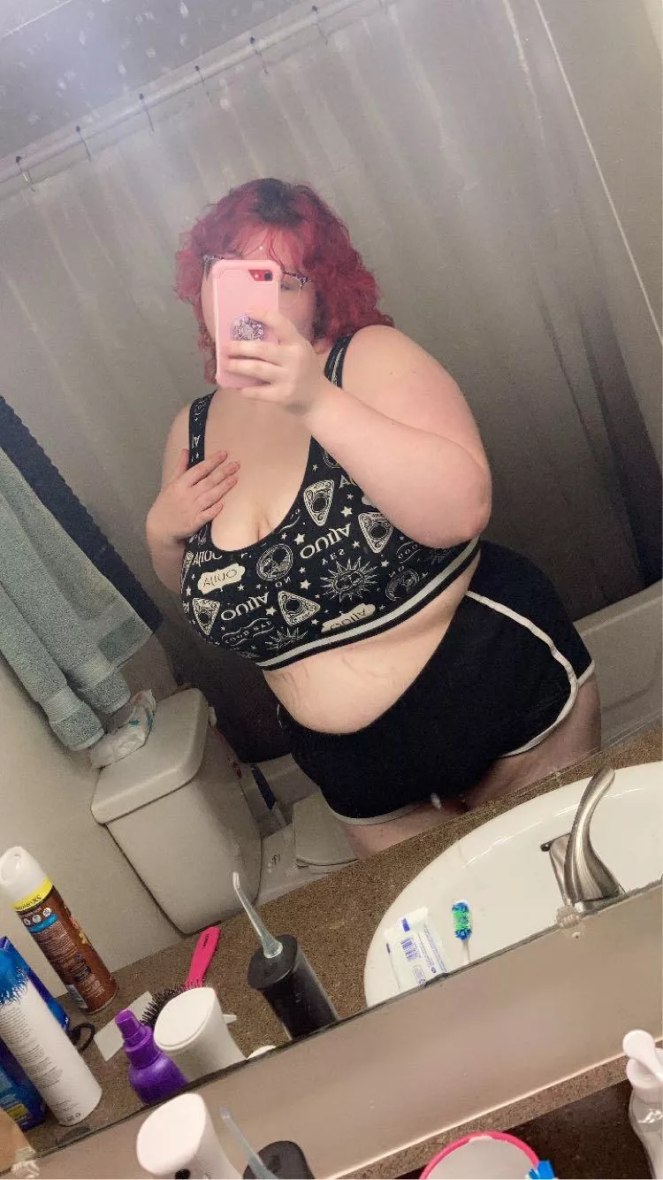 [F/22/rva] Spooky vibes