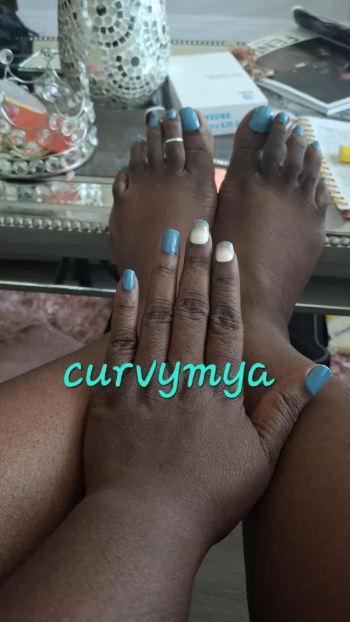 Feet Lovers..I'm doing a little bit of home self care and I am painted my own toes...