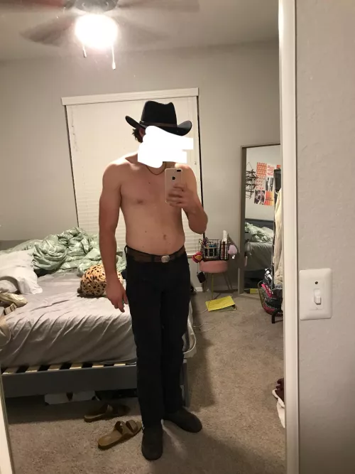 Fit hung and looking for fun, m4f or for couples 