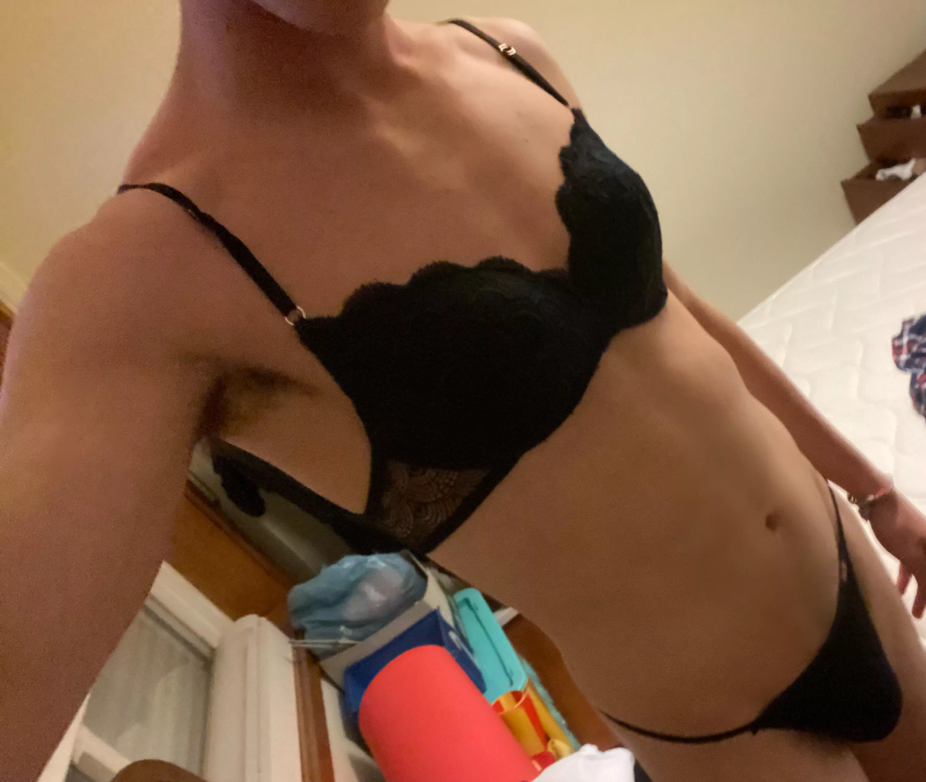 For every 5 upvote a commenter gets a nude 🤭